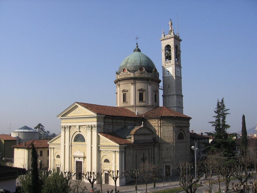File:Trescore Balneario (BG) - chiesa di San Pietro Apostolo.jpg
