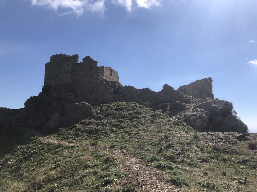 File:Castello Belvedere (Fiumedinisi) 01.jpg