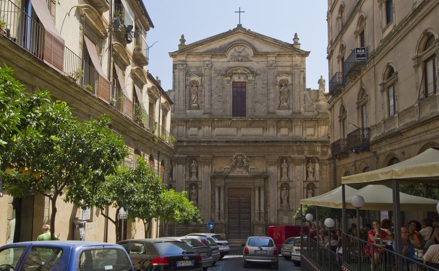 File:Chiesa del Gesù, Caltagirone, Italy.jpg