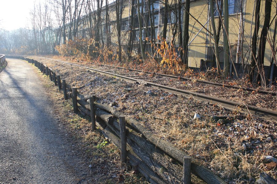 File:Tratto della ferrovia della Valmorea (presso Fagnano Olona) 1.JPG