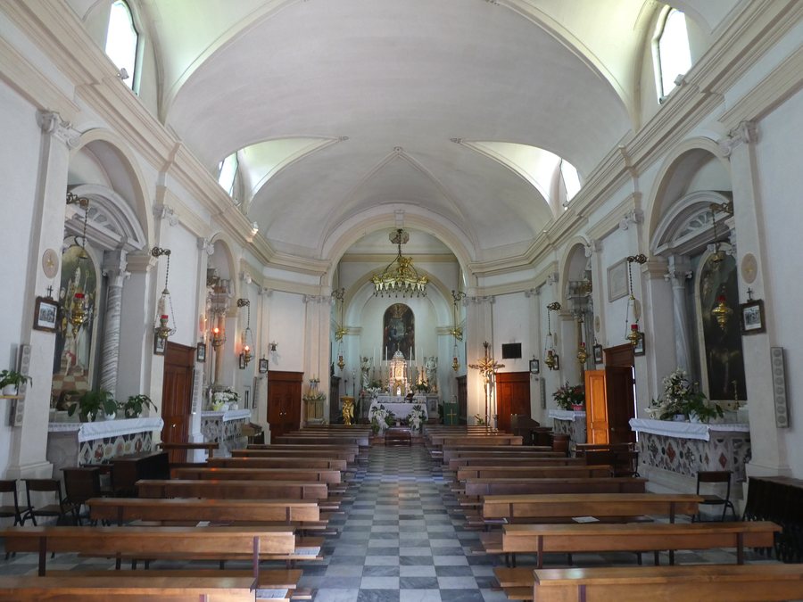 File:San Pietro di Stra, chiesa di San Pietro - Interno 01.jpg