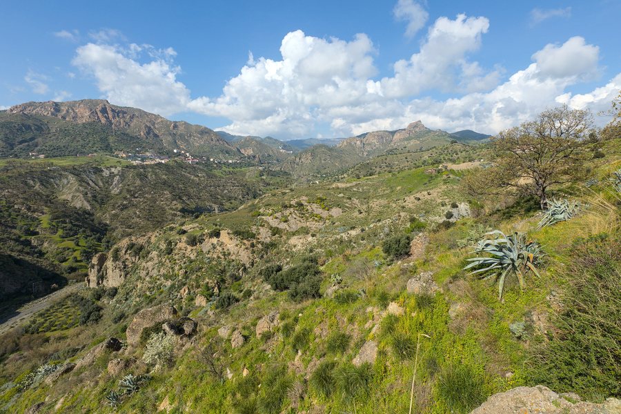 File:Melito di Porto Salvo - Paesaggio lungo il Sentiero dell'Inglese - 1.jpg