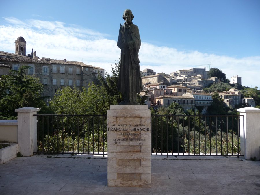 File:Il Santo di Arpino - panoramio.jpg