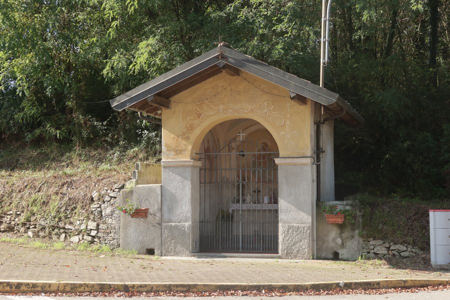 File:Biandronno Cappella 01.jpg