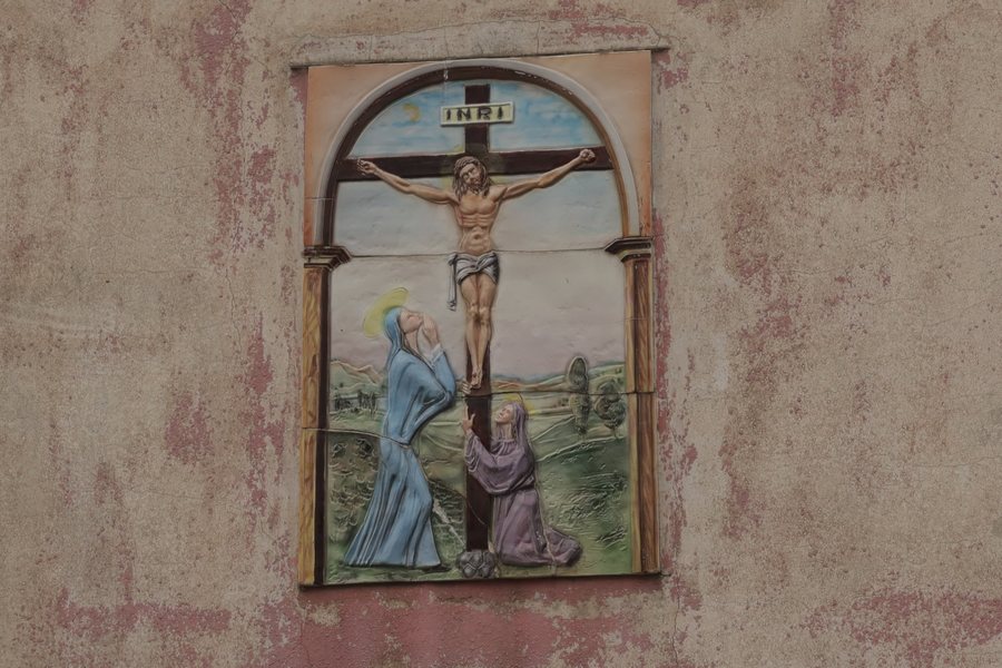 File:Bellinzago Novarese Affresco Crocifisso.jpg
