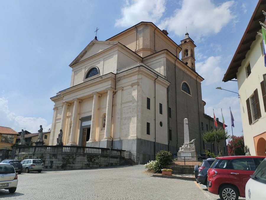 File:Chiesa dei Santi Pietro e Solutore di Romano Canavese.jpg