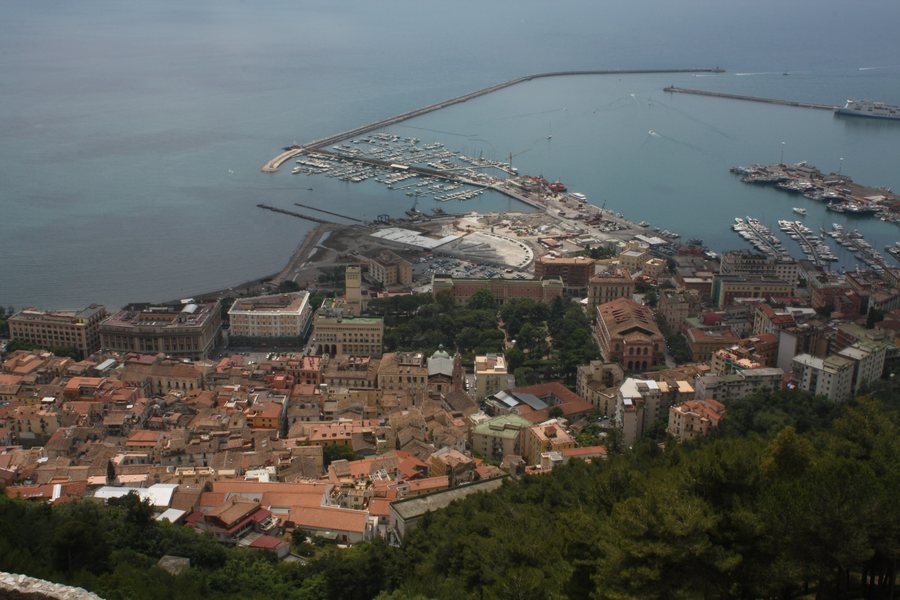 File:Salerno, Italy - May 2010 (12).jpg
