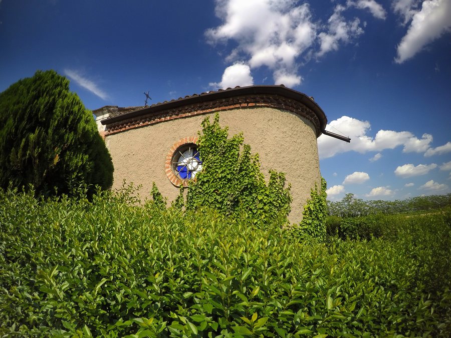 File:Rosate - Noviglio - Cappella a Nostra Signora di Lourdes - panoramio (1).jpg