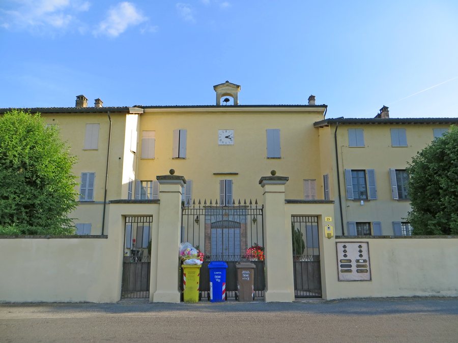 File:Villa Petitot (Marore, Parma) - facciata 1 2019-06-21.jpg