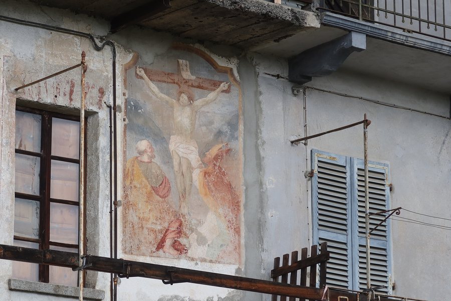 File:Grignasco Affresco Crocifisso.jpg