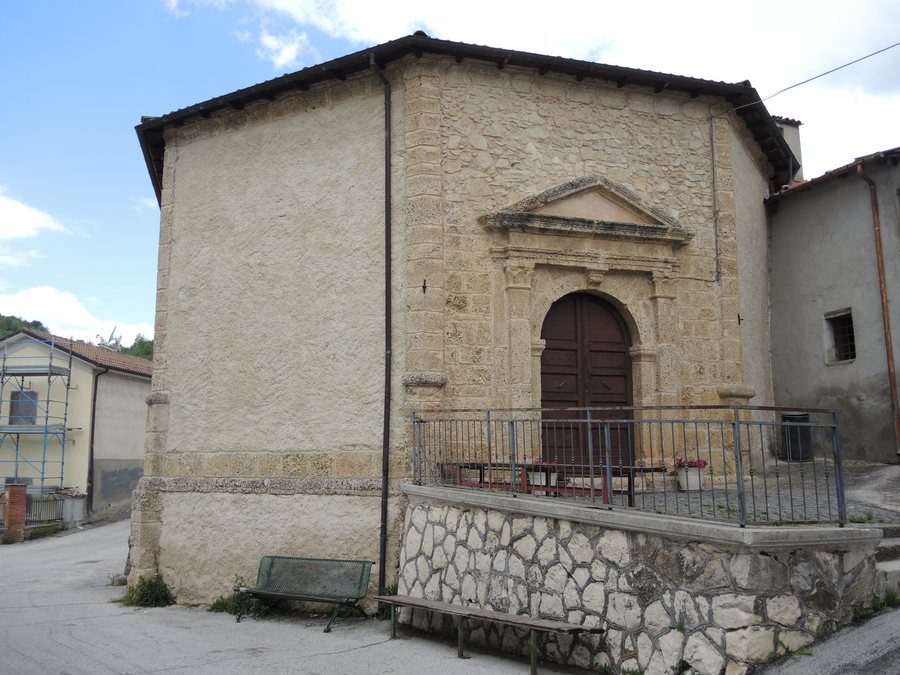 File:San Giovanni Paganica, Montereale AQ - chiesa di S. Chiara da Montefalco 01.jpg
