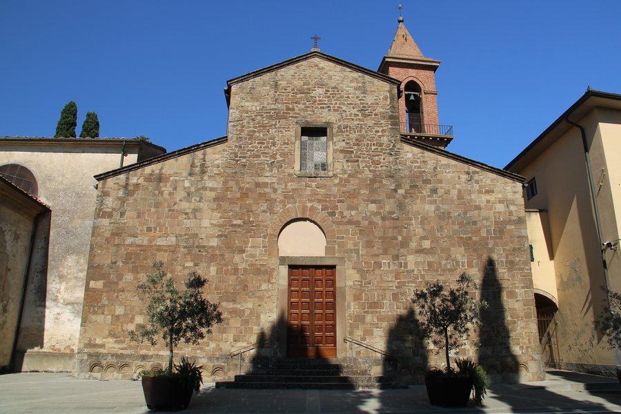 File:Fabbrica di Peccioli, Chiesa di Santa Maria Assunta, esterno 01.JPG