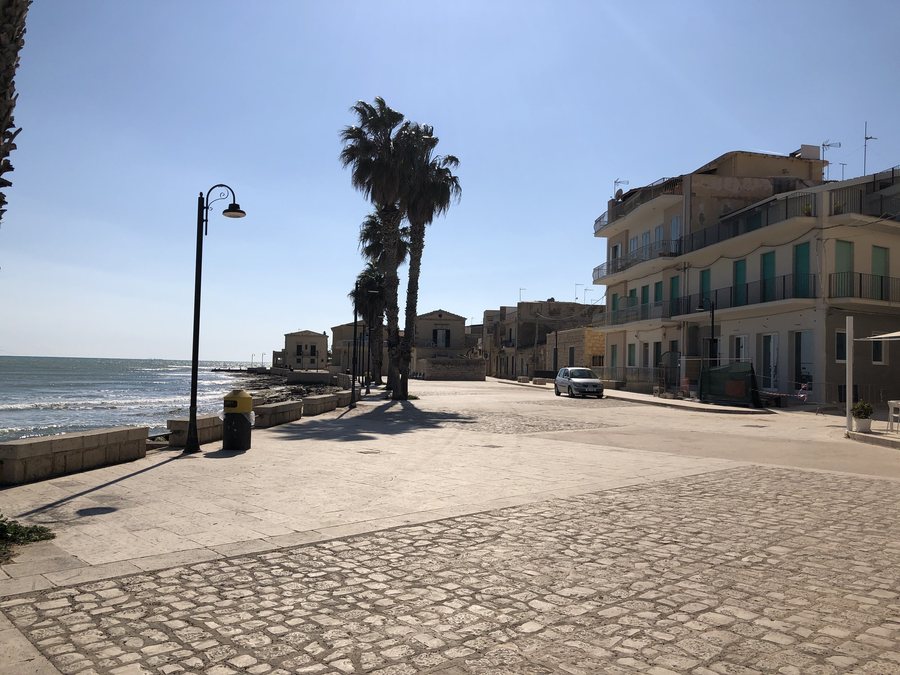 File:Lungomare di Sampieri 1.jpg