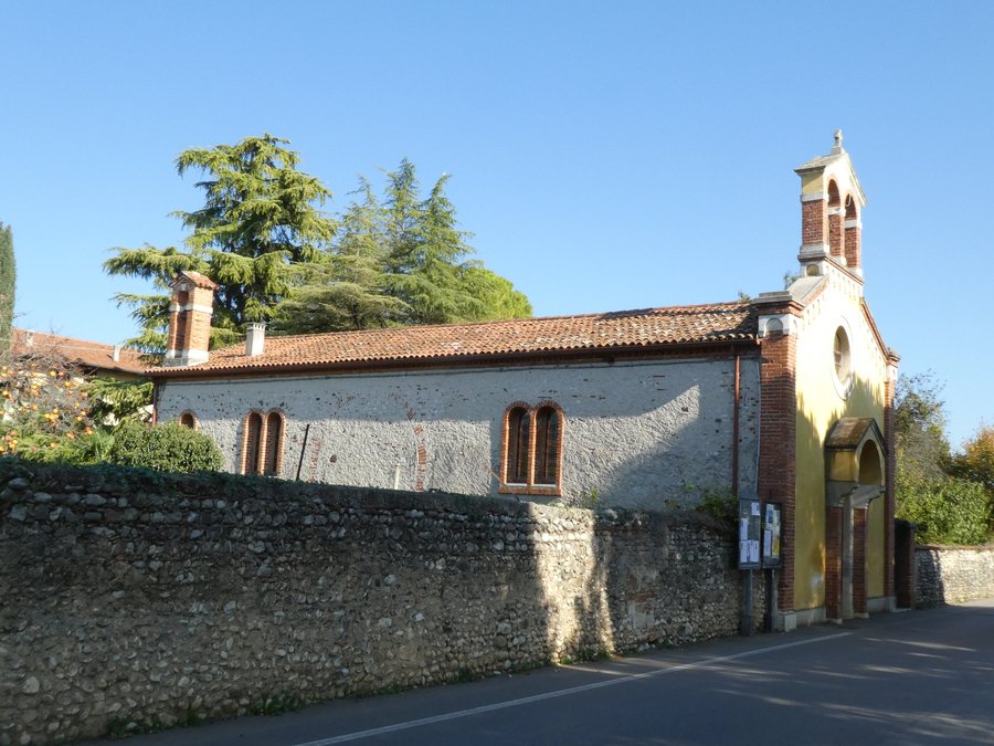 File:Mirabella, chiesa di San Valentino 01.jpg
