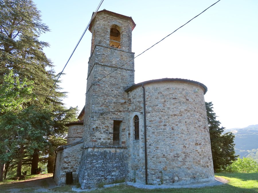 File:Chiesa di San Giovanni Evangelista (Orzale, Neviano degli Arduini) - abside e lato sud 2022-06-25.jpg