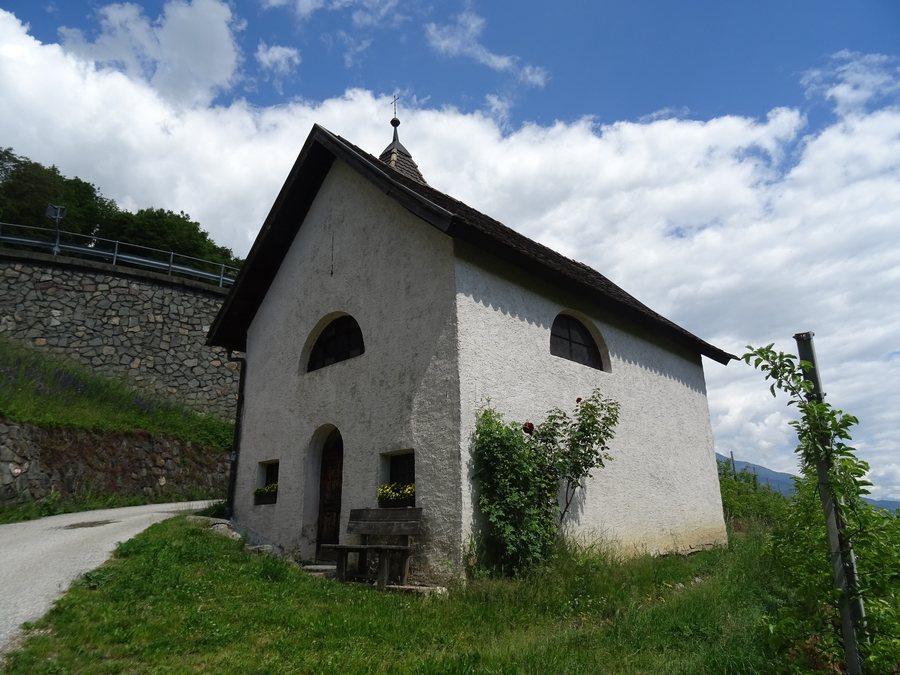 File:Barbiano, cappella del Santo Sepolcro 01.jpg