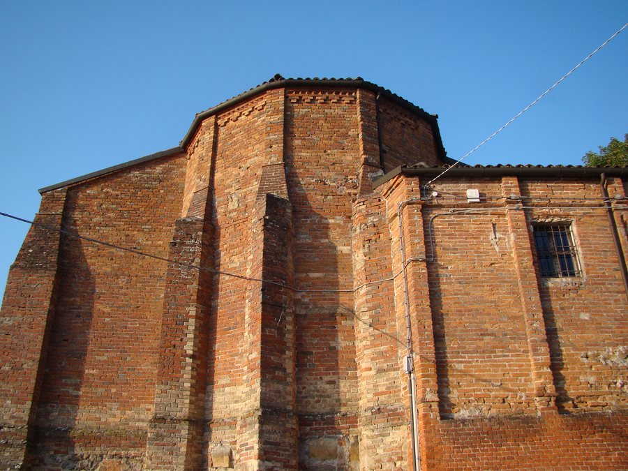 File:Abside della parrocchiale di San Salvatore, Ozzano Monferrato, Piemonte.jpg