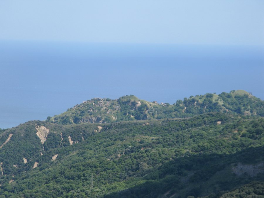 File:Ruins of Brancaleone Superiore (view from Staiti) - Brancaleone (Reggio Calabria) - Italy - 24 April 2016.jpg