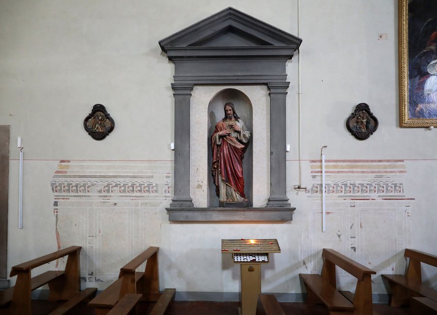 File:Scandicci, santa maria, interno, altare del sacro cuore.jpg