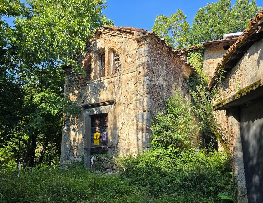 File:Chiesetta di Chiaravalle (Cisano Bergamasco) 03.jpg