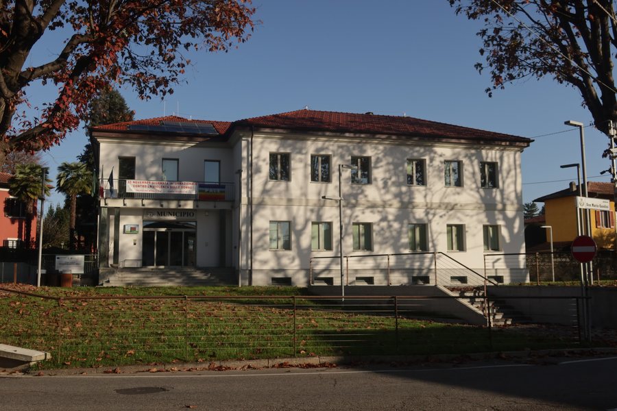 File:Travedona-Monate Municipio.jpg