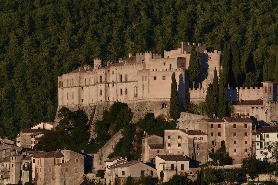 File:Tramonto sul Castello Sfroza di Rocca Sinibalda.jpg