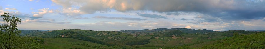 File:Panorama da Golferenzo a Pometo - panoramio.jpg
