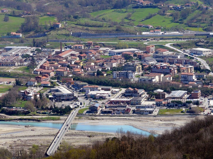 File:Aulla-panorama dal santuario del Gaggio di Podenzana.jpg