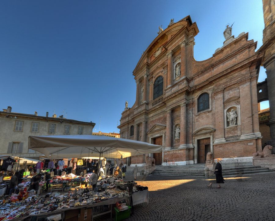 File:Piazza San Prospero - Reggio Emilia, Italy - November 7, 2009 03.jpg
