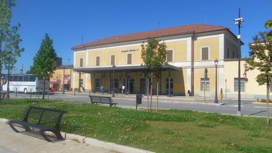 File:Stazione Arquata Scrivia 2014.JPG