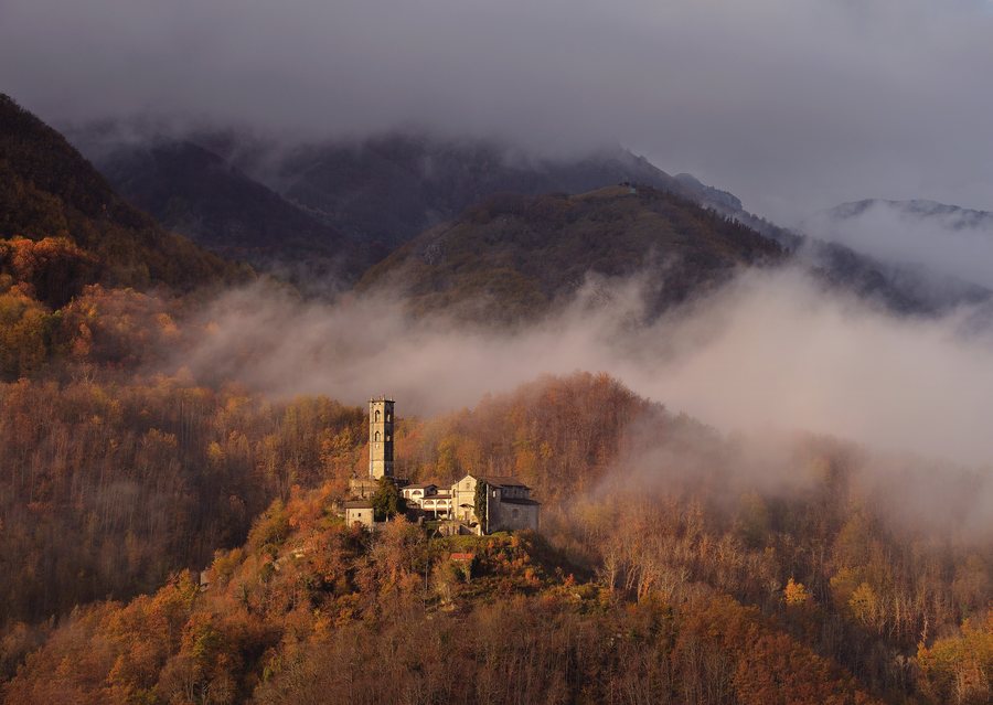 File:2018-11-12 Minucciano - Chiesa vecchia di Gorfigliano - 2023-09-16 09-47-36 001.jpg
