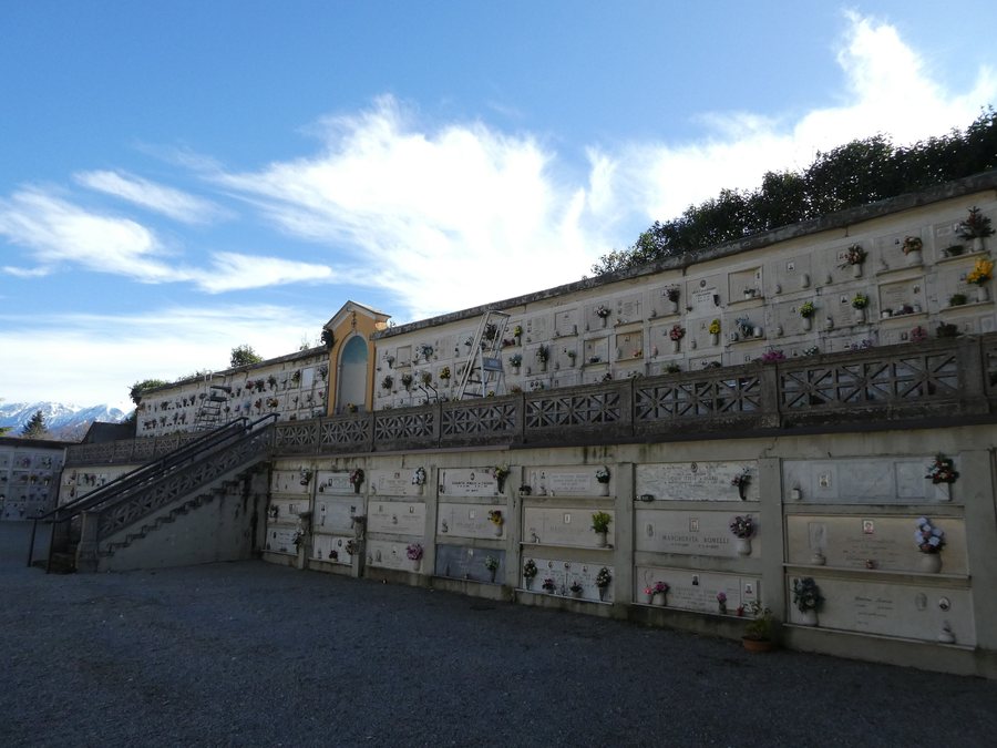 File:Cimitero di Gaino 02.jpg