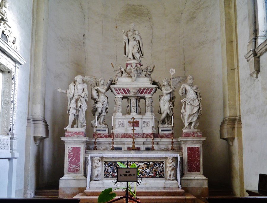 File:Padova Basilica di Santa Giustina Innen Kapelle des Arnaldo di Limena.jpg