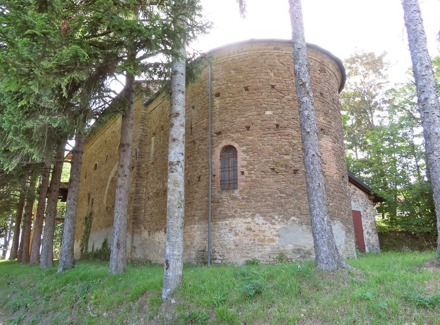File:Chiesa di San Bartolomeo (Signatico, Corniglio) - abside e lato sud-est 2022-06-27.jpg