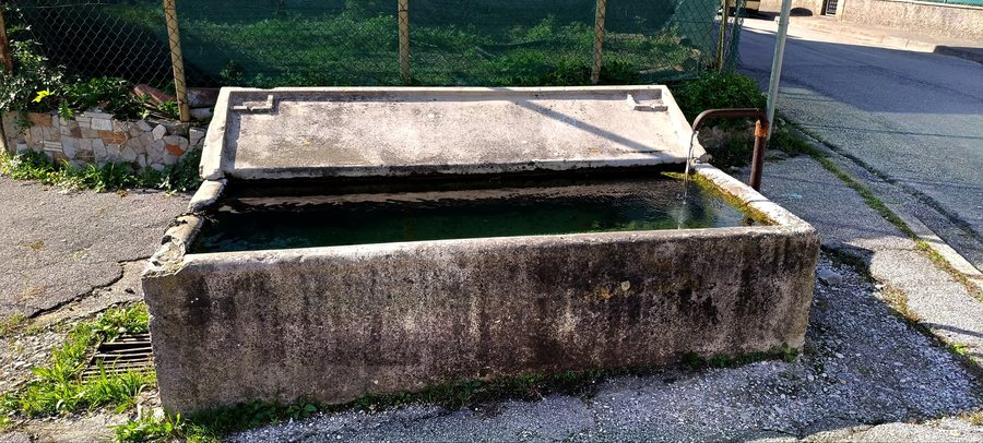 File:Fontanella, Via Galileo Galilei, Terzo d'Aquileia.jpg