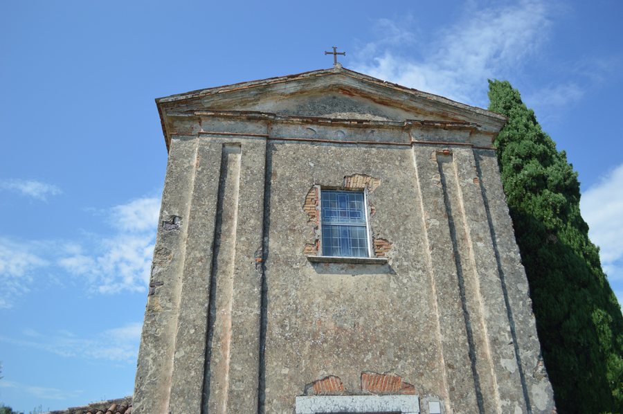 File:Sant'Eurosia Polpenazze del Garda half top front.jpg