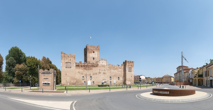 File:Rocca medievale - Reggiolo, Reggio Emilia, Italia - 9 Agosto 2022 04.jpg
