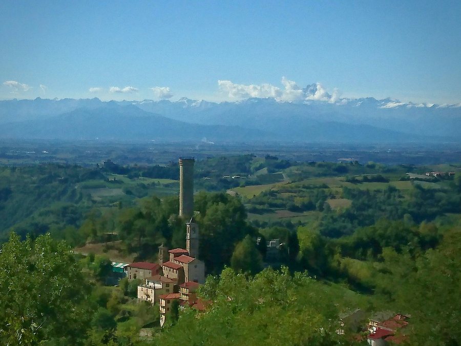 File:Torre di Castellino Tanaro.jpg