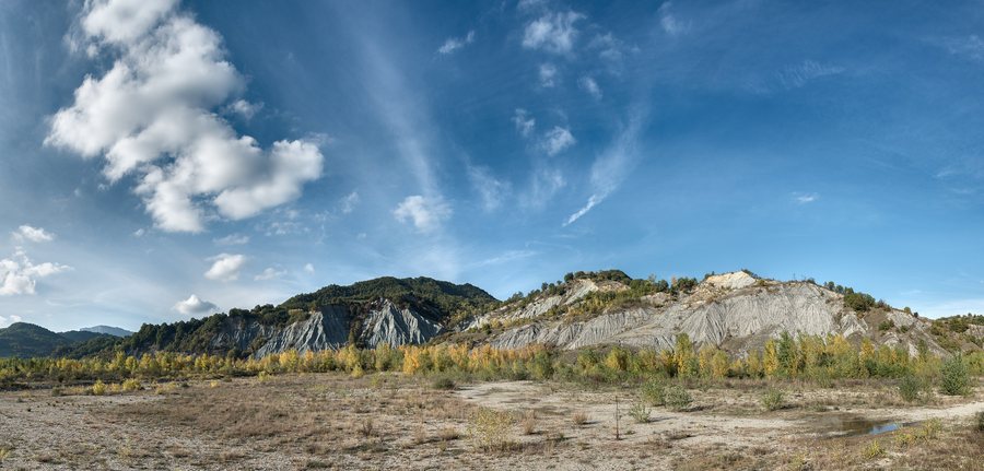 File:Badlands 02 - Fora, Toano, Reggio Emilia, Italy - October 16, 2016.jpg