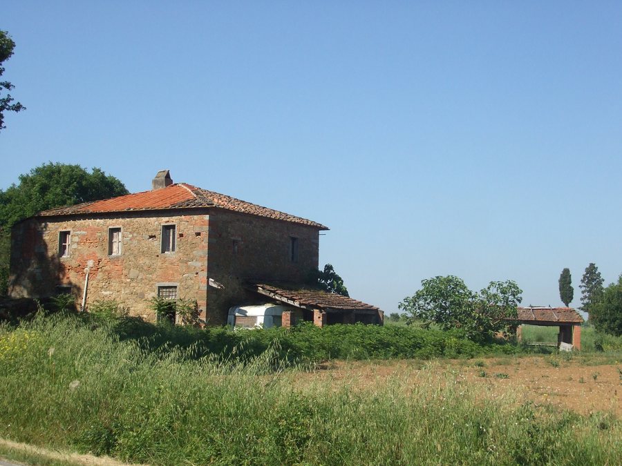 File:Antica casa rurale all'inizio di Castroncello - panoramio.jpg