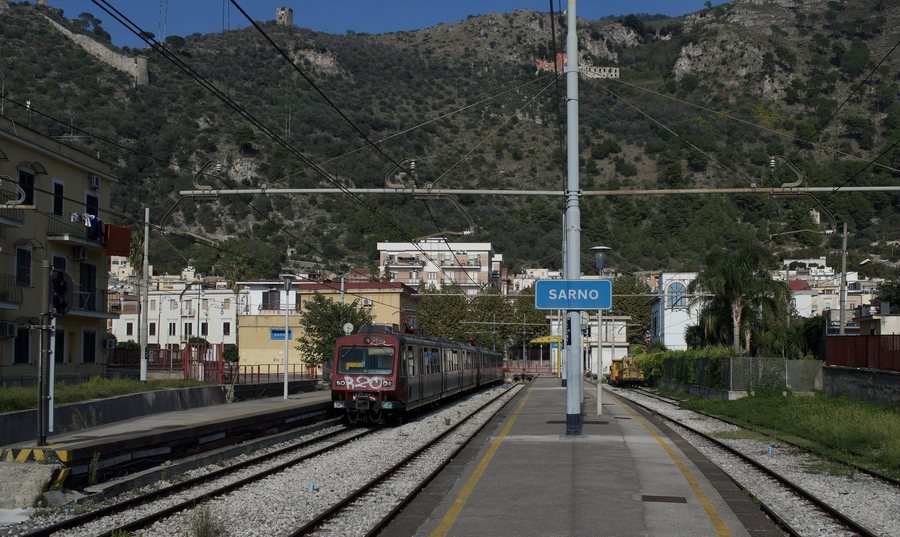 File:Sarno ETR027+ETR054.jpg