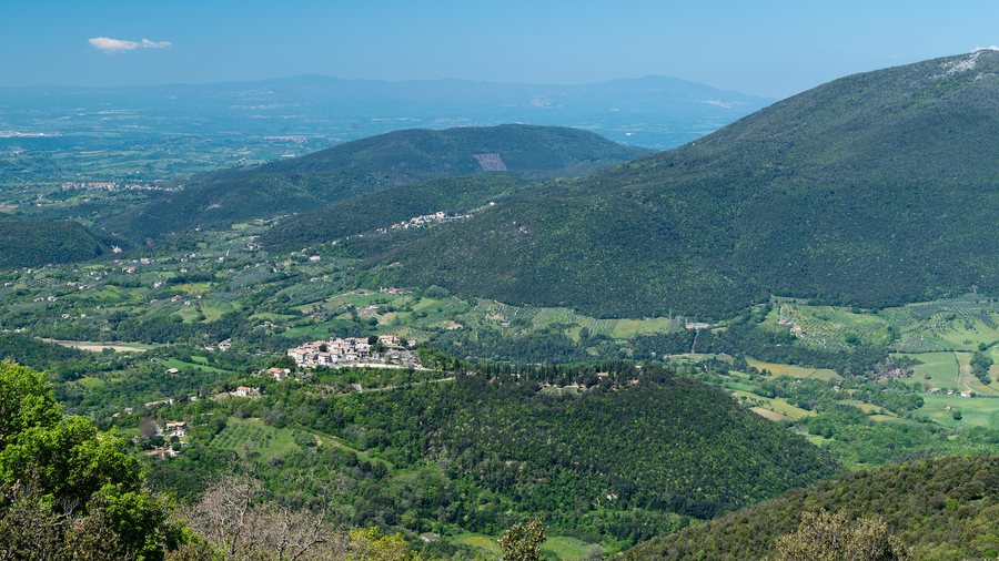 File:Montasola, Latium, Italy.jpg