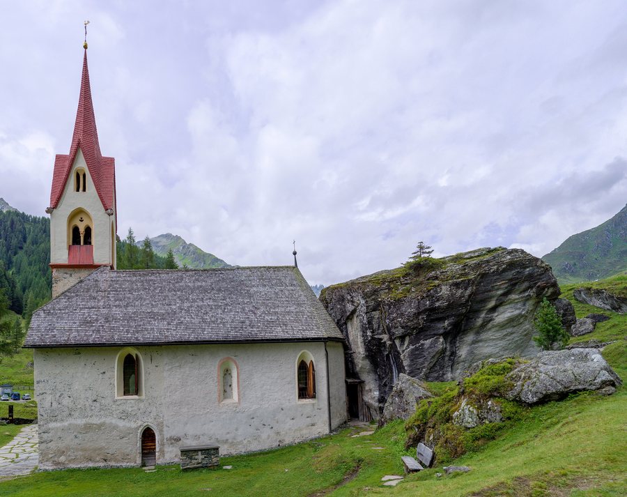 File:Heilig-Geist-Kirche Prettau Ahrntal Südtirol.jpg