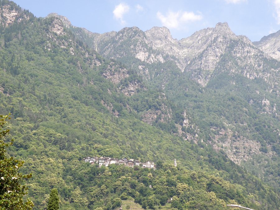 File:Chiavenna Pianazzola Veduta generale 1.jpg