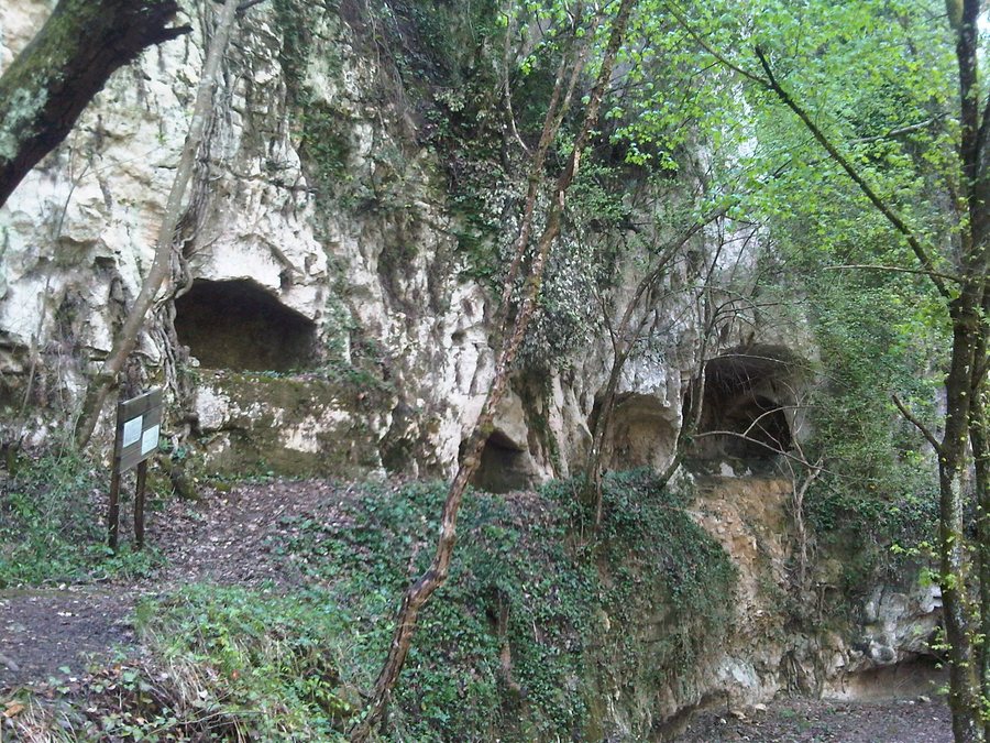 File:Serramonacesca - panoramio (1).jpg