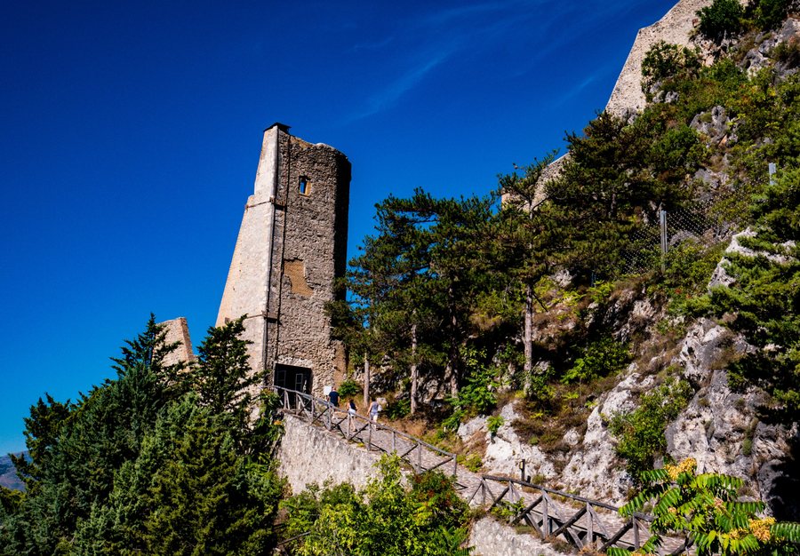 File:Roccacasale (AQ) in Abruzzo - Italy.jpg