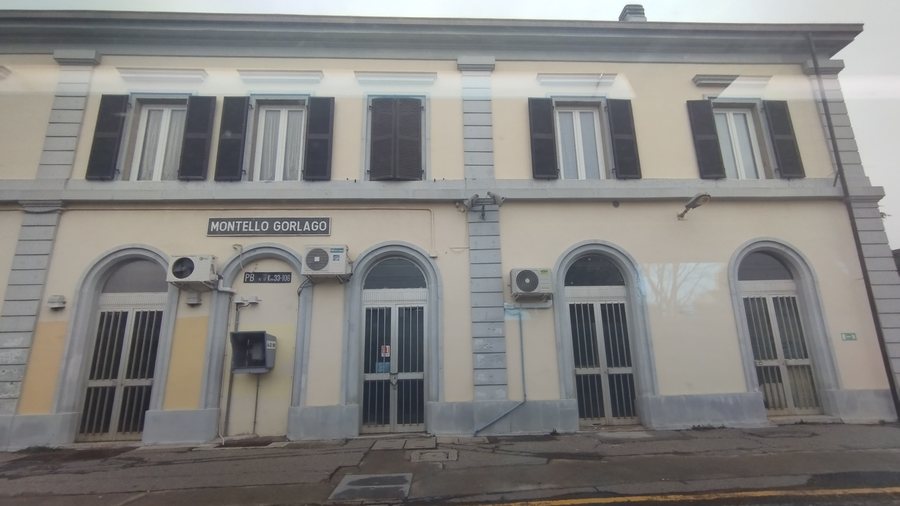 File:Stazione di Montello-Gorlago.jpg