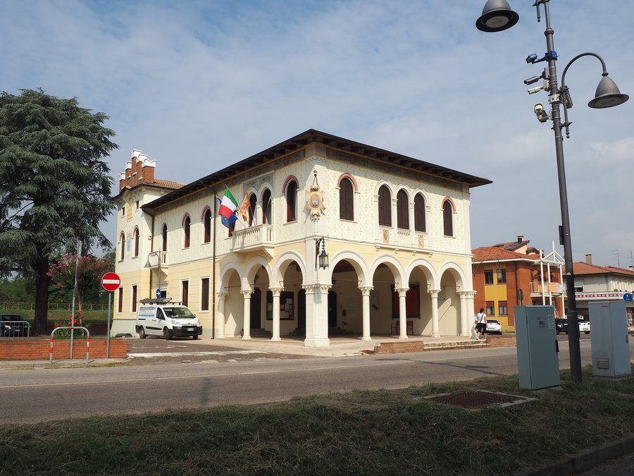 File:Palazzo Municipale (Sarego) 01.jpg