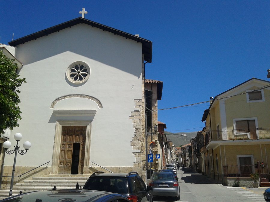 File:Chiesa Madonna delle Grazie a Cerchio.jpg