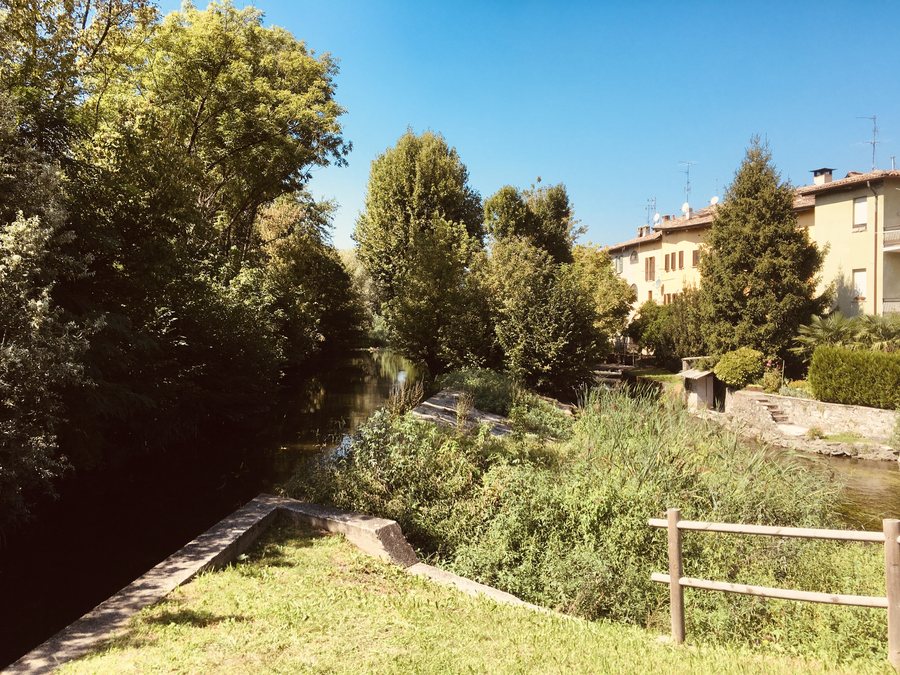 File:Canale sul fiume Lambro in Merone 1.jpg